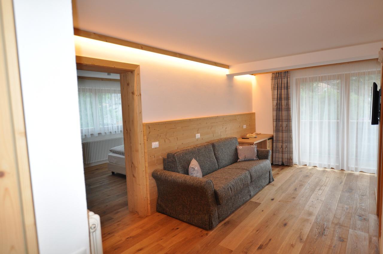Piccolo Hotel Claudia No Pets San Vigilio Di Marebbe Bagian luar foto